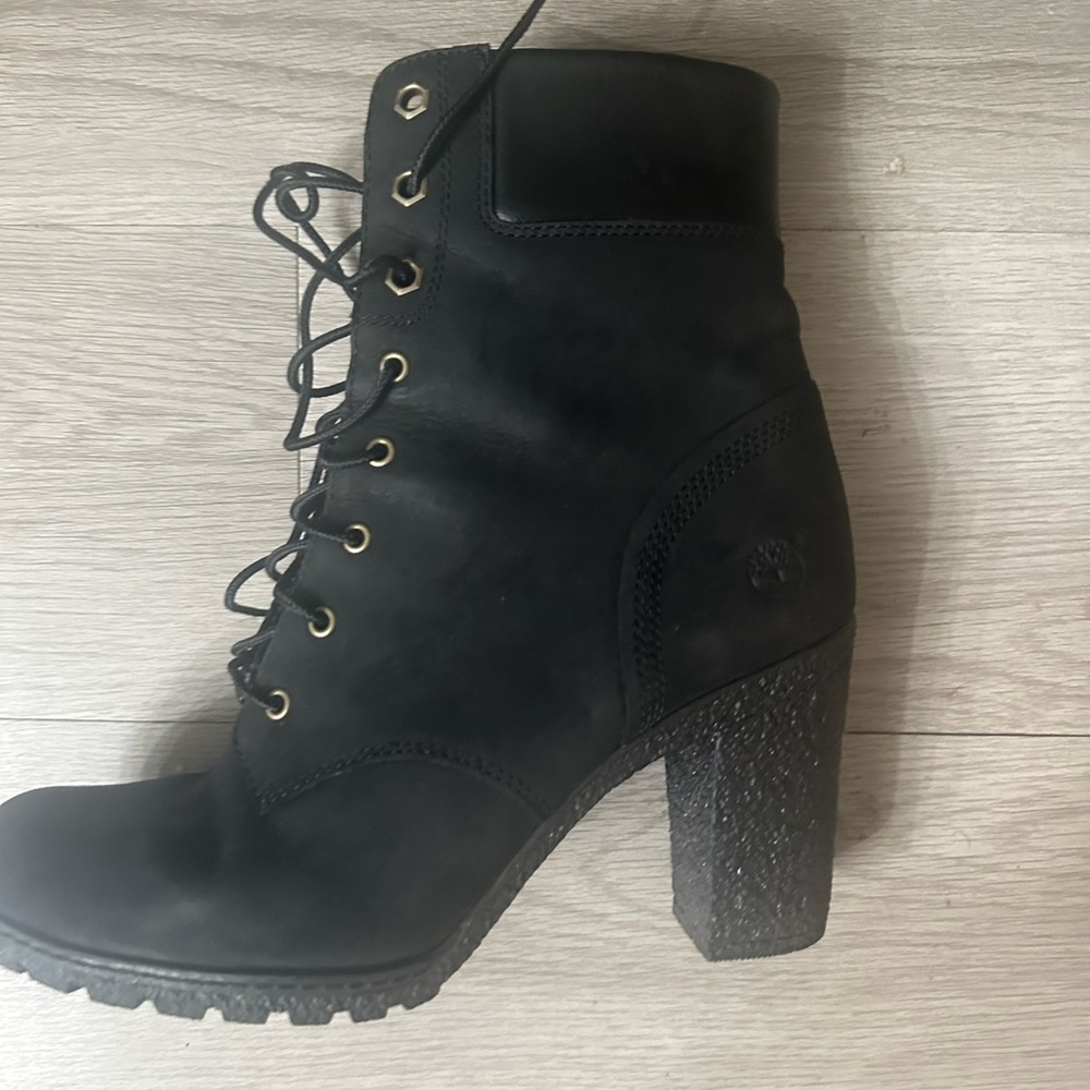 Timberland Black Lace-Up Heeled Boots